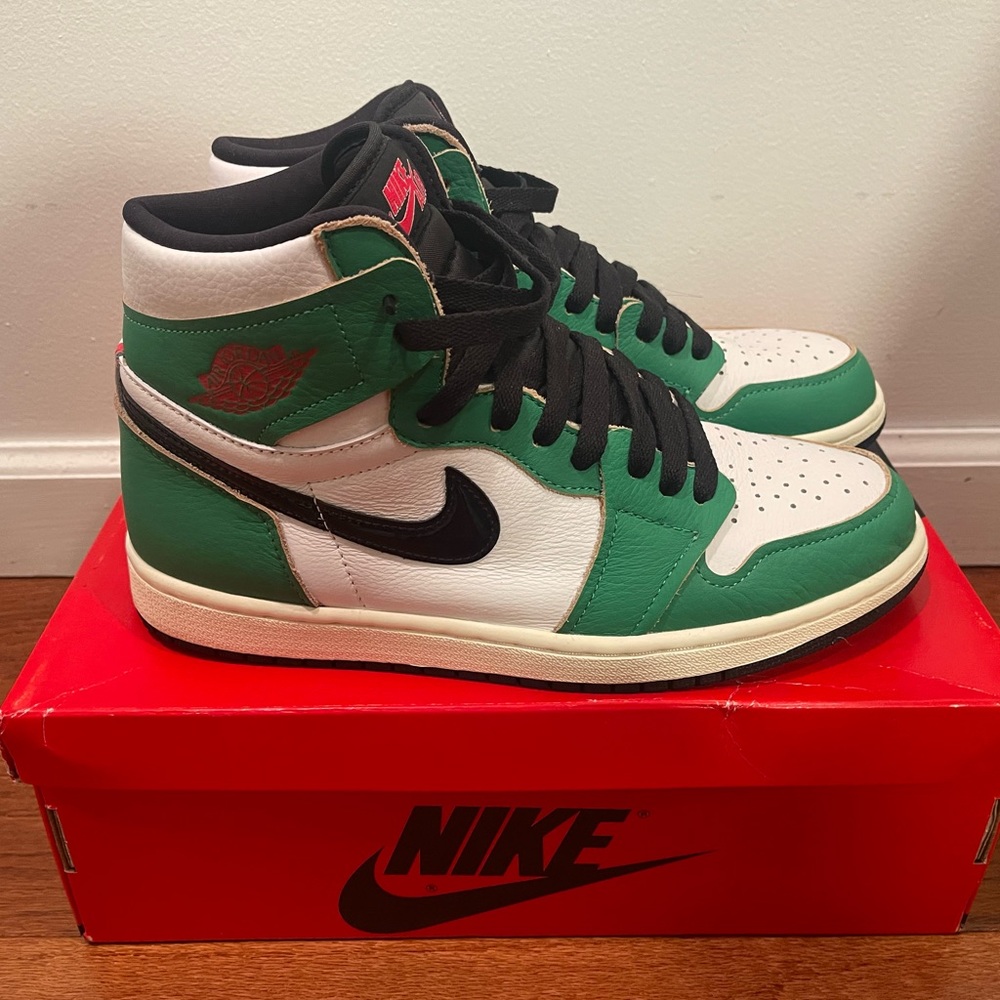 Jordan 1 Lucky Green - 1:1 UA - Mens Size 10.5 Womens Size 12 Lightly Used)